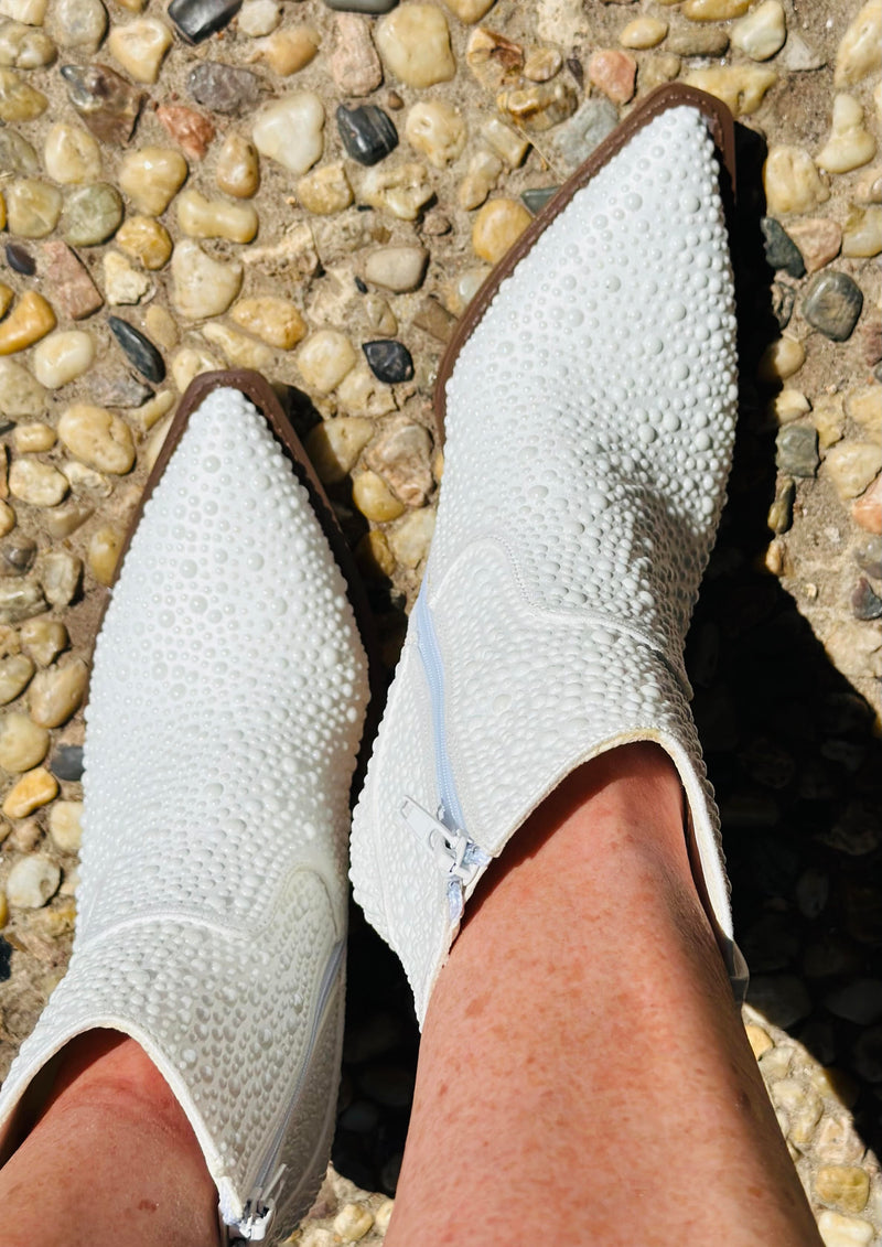 Very G Kady Pearl Bootie - White