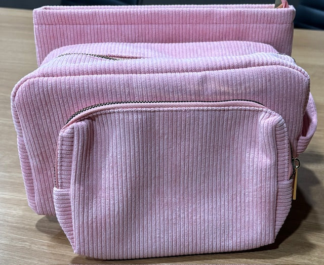 Pretty In a Pouch