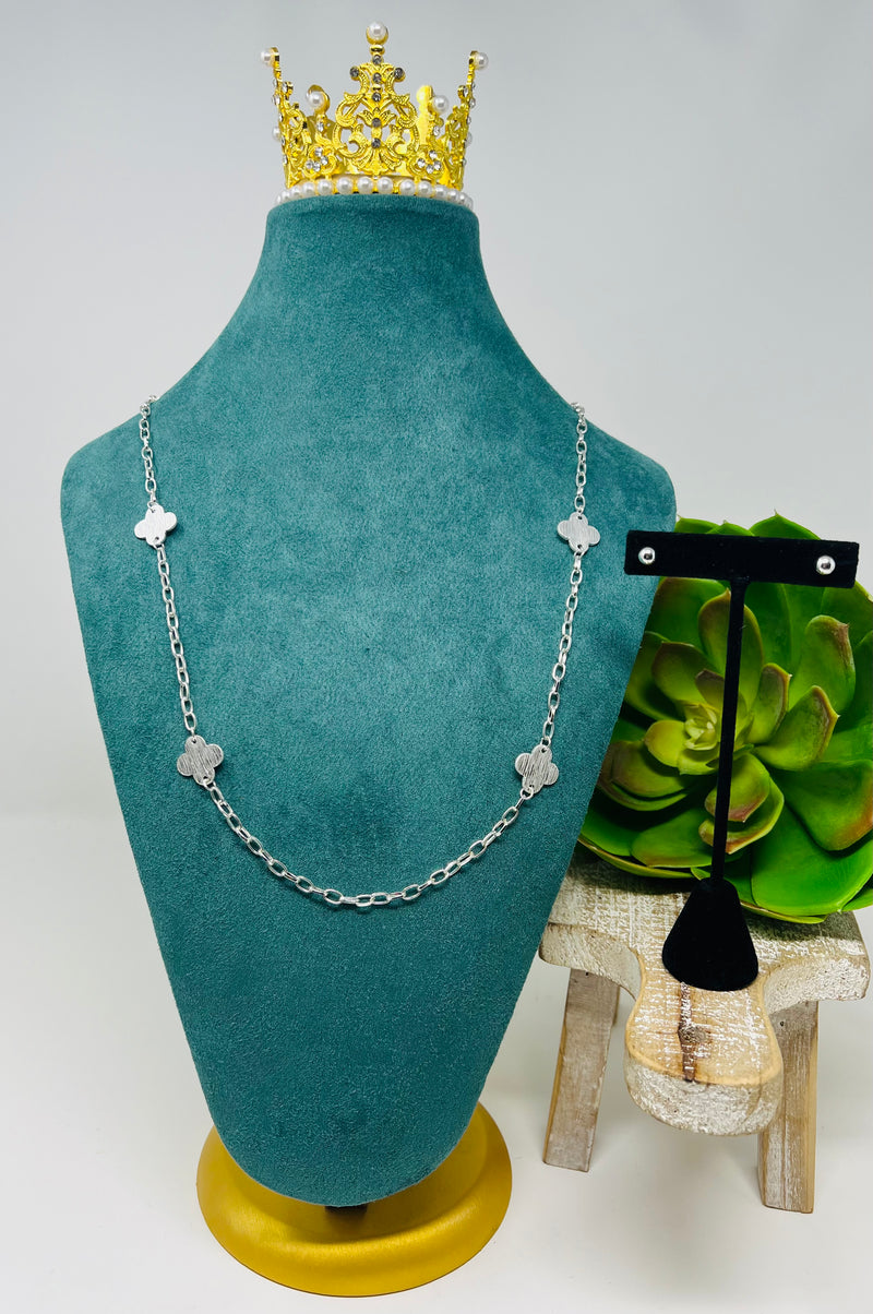 Silver 4 Scallop Flower Necklace