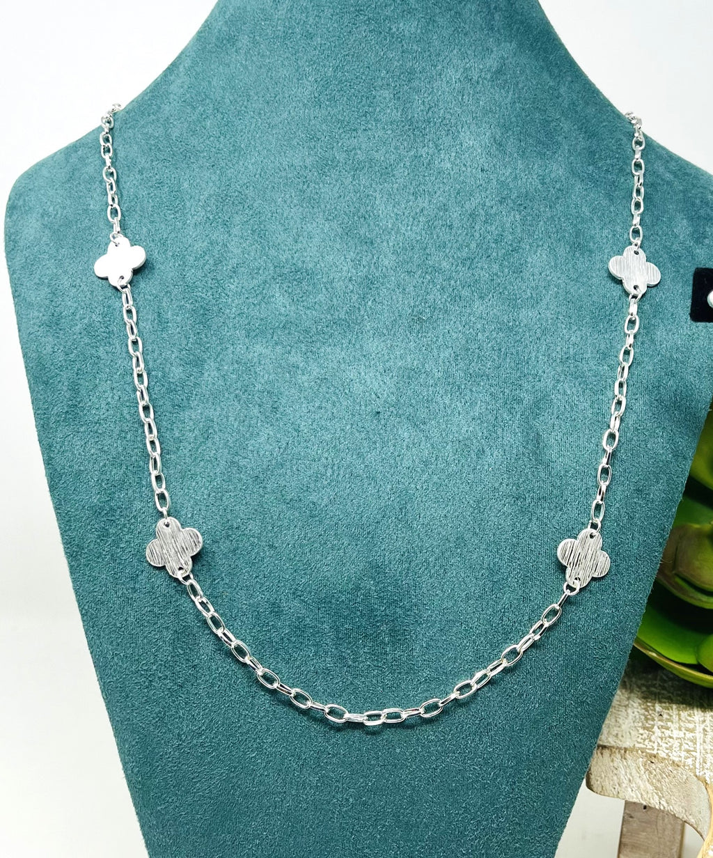 Silver 4 Scallop Flower Necklace